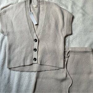 James Street Co Knit Sweater Short Sleeve Top Brand New! Oatmeal, linen blend